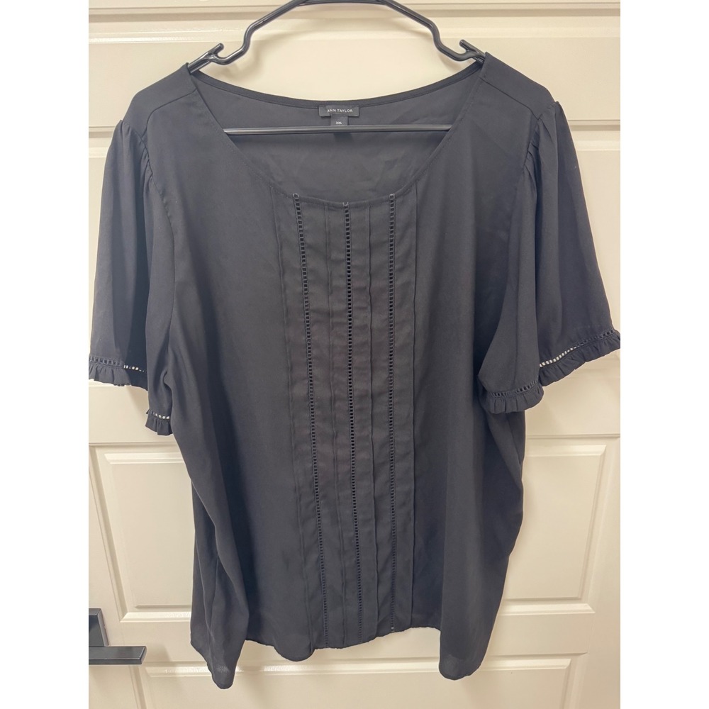 Ann Taylor Black Pintuck Ladder Stitch Blouse Short Sleeve XXL
